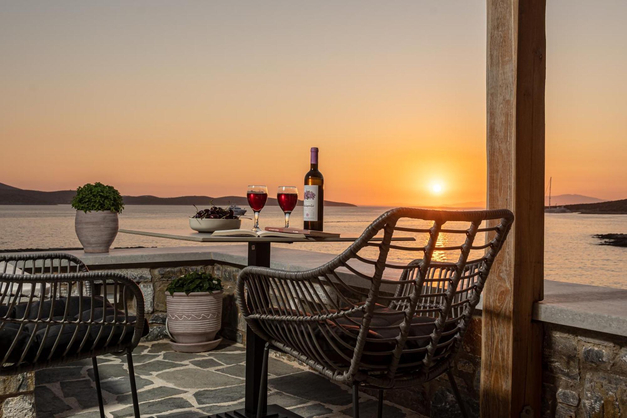 Porto Dema Luxury Suites Schoinoussa Luaran gambar